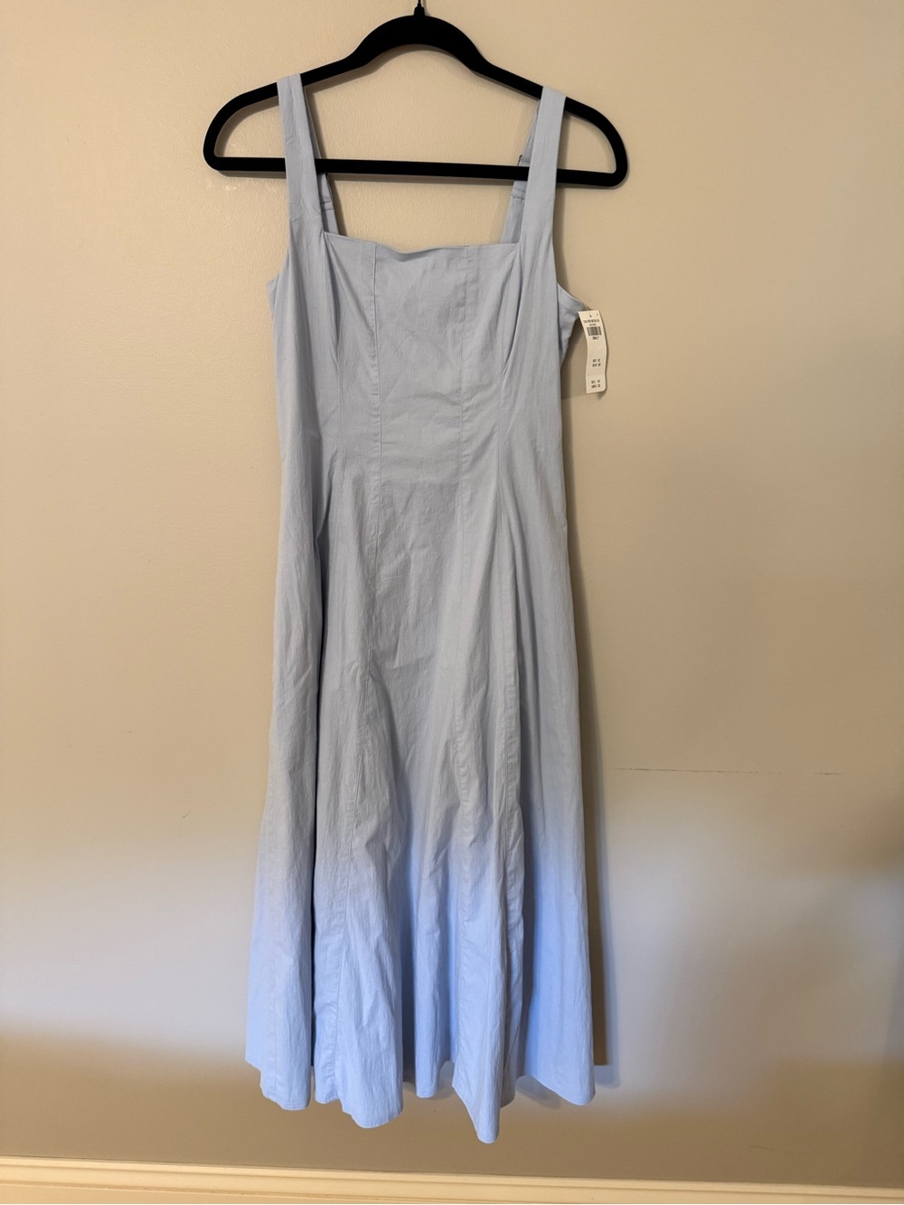 NWT. Abercrombie. Mila dress in light blue - Picture 3 of 5